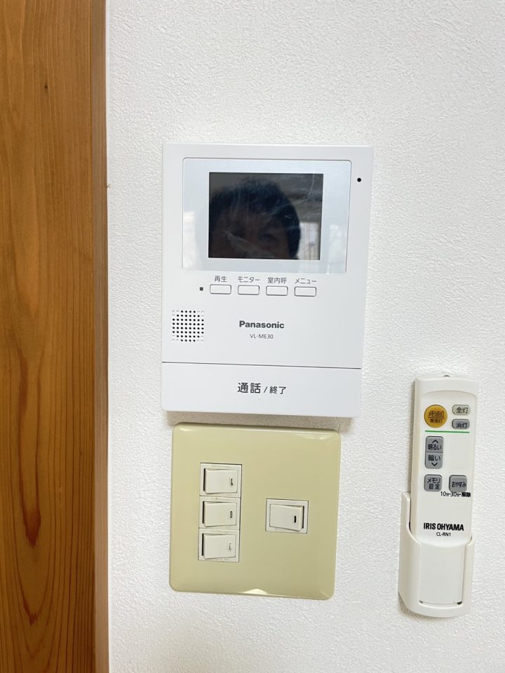 【102号室】モニター付きインターホン